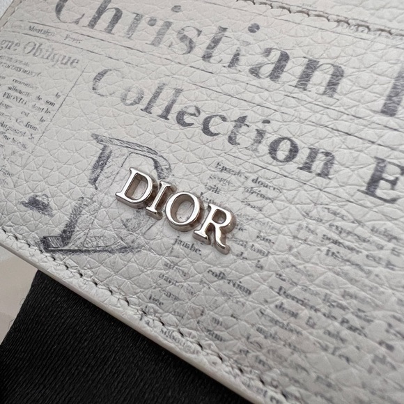 Auth Dior x Daniel Arsham Newspaper Print Card Holder - PreLoved - Picture 4 of 11